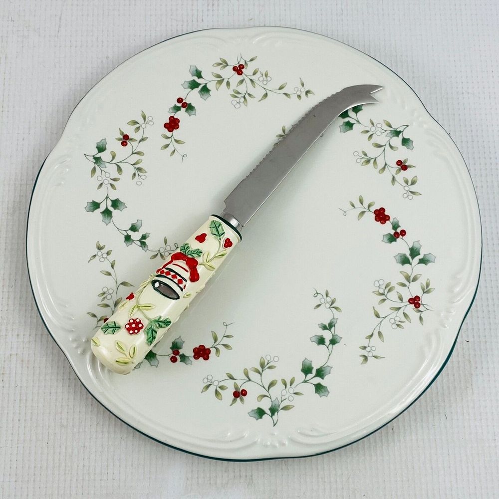 Pfaltzgraff Winterberry Cheese Tray with Sculpted Slicer‎ 109-222-00 Plate Knife